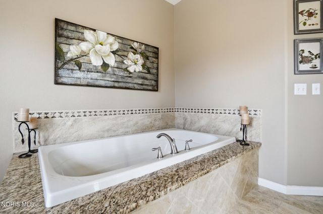 7047 White Tail Court, Toledo, OH 43617