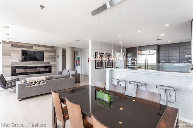 432 S Washington Avenue 1701, Royal Oak, MI 48067