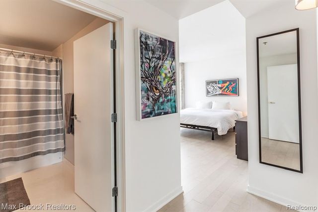 432 S Washington Avenue 1701, Royal Oak, MI 48067