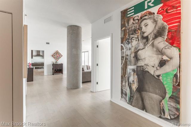 432 S Washington Avenue 1701, Royal Oak, MI 48067