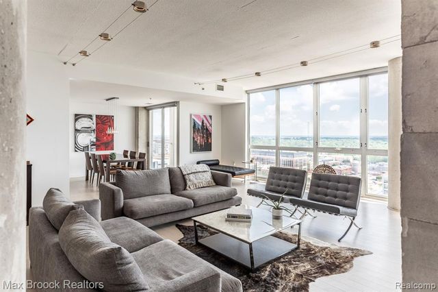 432 S Washington Avenue 1701, Royal Oak, MI 48067