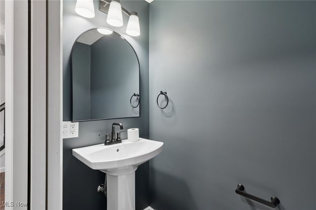 5974 Anna Lee Drive, Hudson, OH 44236