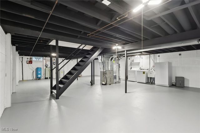 5974 Anna Lee Drive, Hudson, OH 44236