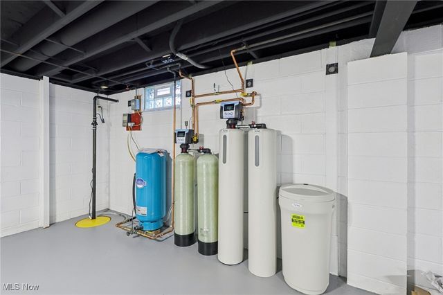 5974 Anna Lee Drive, Hudson, OH 44236