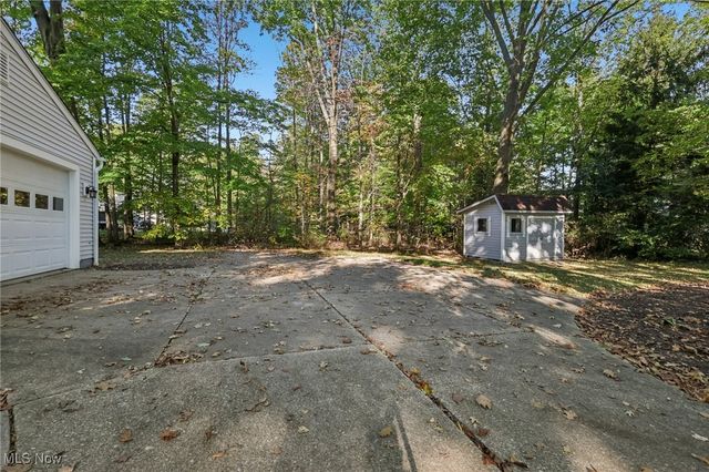 5974 Anna Lee Drive, Hudson, OH 44236