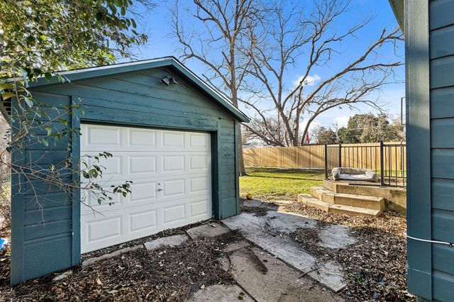3700 Charlton Avenue, Waco, TX 76711
