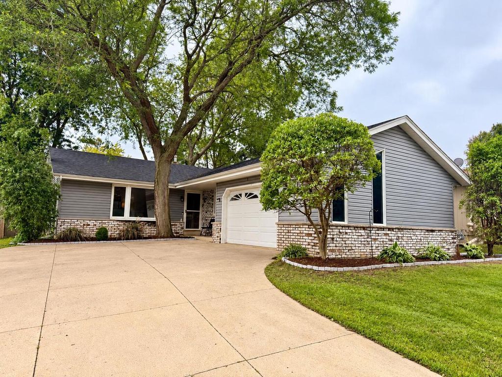 4613 87th PLACE, Kenosha, WI 53142