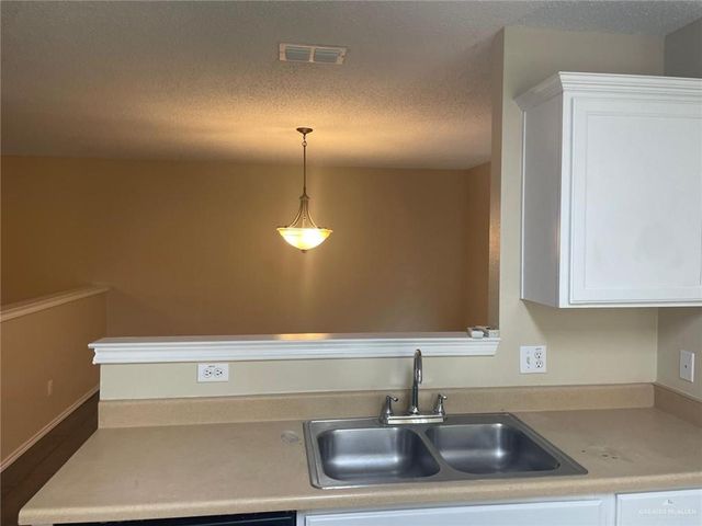 5712 N 36th Street, Mcallen, TX 78504