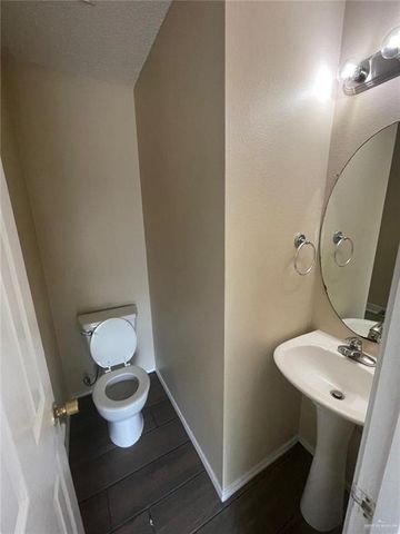 5712 N 36th Street, Mcallen, TX 78504
