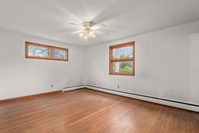 4 Greenwich Rd, Norwood, MA 02062