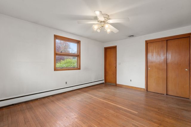 4 Greenwich Rd, Norwood, MA 02062
