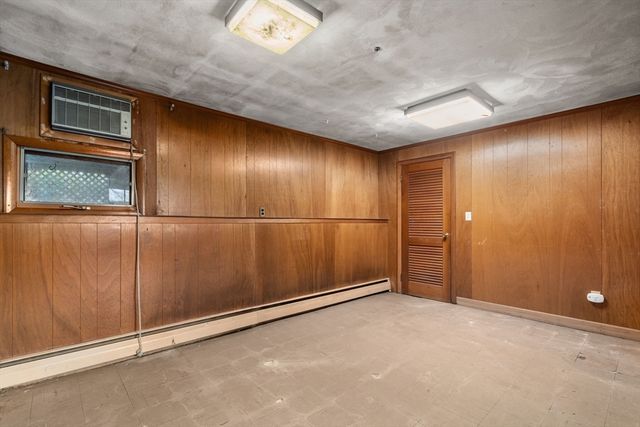 4 Greenwich Rd, Norwood, MA 02062
