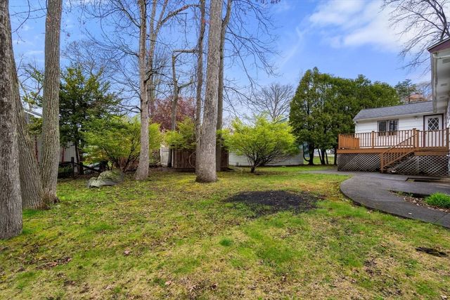 4 Greenwich Rd, Norwood, MA 02062