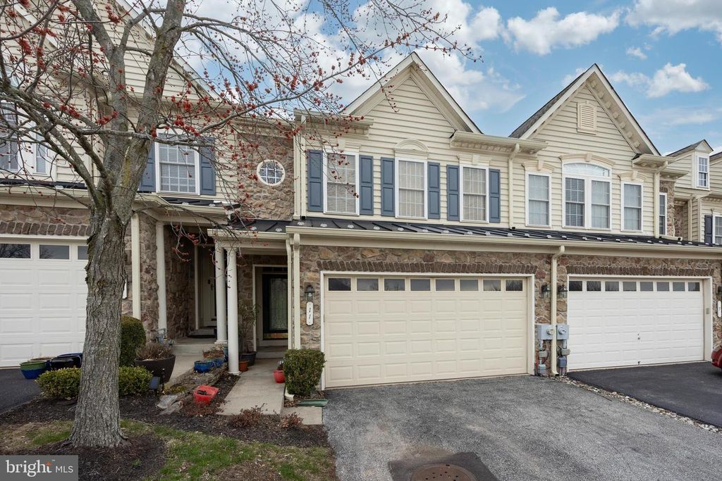 11 RINEHART RD, Pottstown, PA 19465