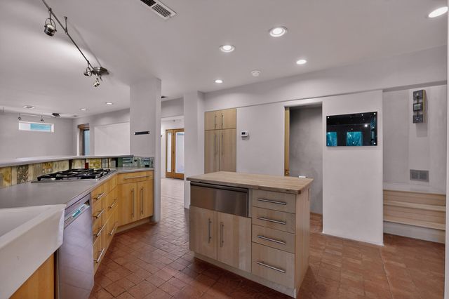 1025 GUADALUPE DEL PRADO Street NW, Albuquerque, NM 87107