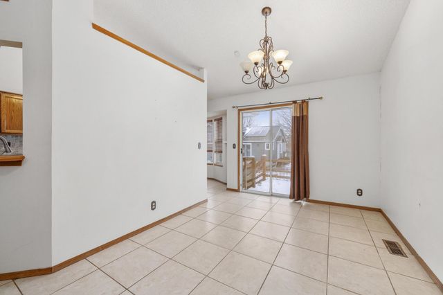 4467 N Westlake Ct, Bel Aire, KS 67220
