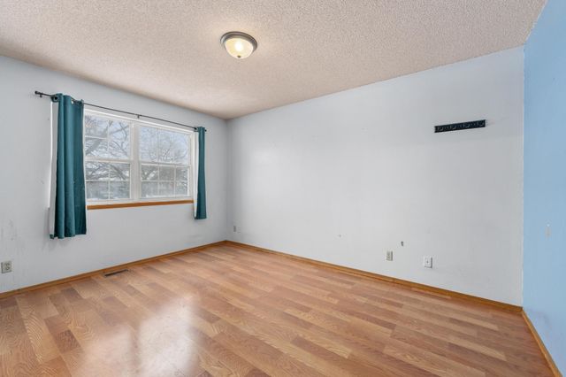 4467 N Westlake Ct, Bel Aire, KS 67220