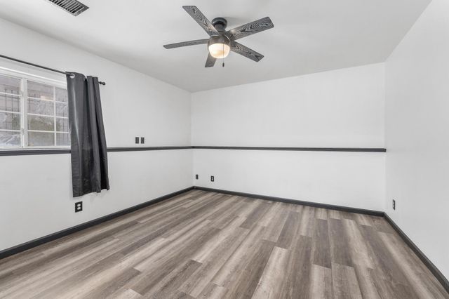 4467 N Westlake Ct, Bel Aire, KS 67220