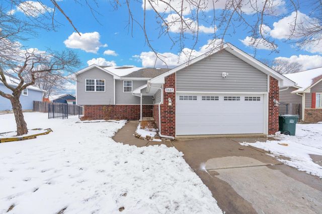 4467 N Westlake Ct, Bel Aire, KS 67220