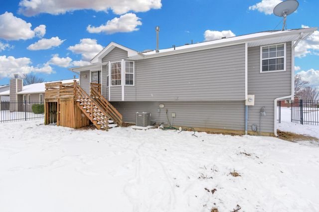 4467 N Westlake Ct, Bel Aire, KS 67220