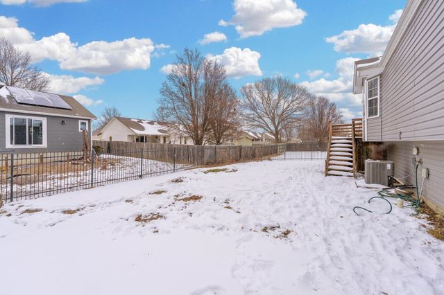 4467 N Westlake Ct, Bel Aire, KS 67220