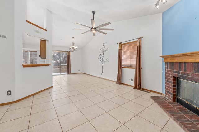 4467 N Westlake Ct, Bel Aire, KS 67220