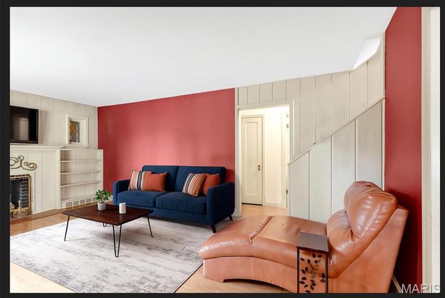 421 W College Street, Aurora, MO 65605