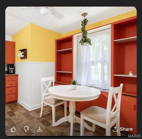 421 W College Street, Aurora, MO 65605