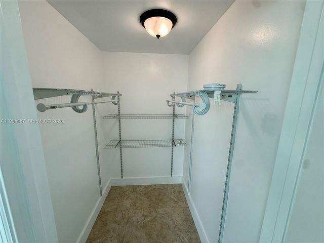 60 SW 13th St 4018, Miami, FL 33130