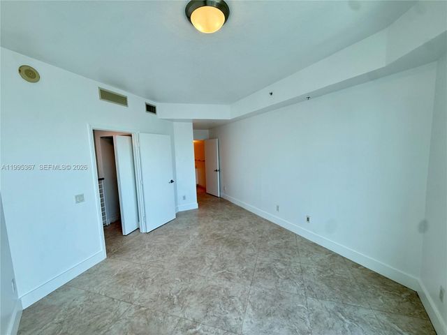 60 SW 13th St 4018, Miami, FL 33130