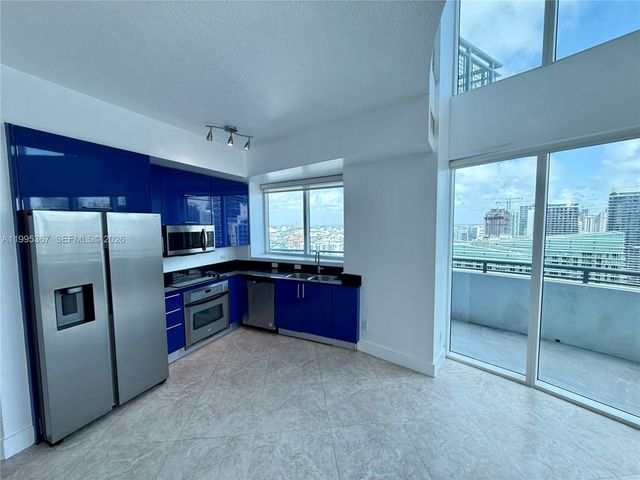 60 SW 13th St 4018, Miami, FL 33130