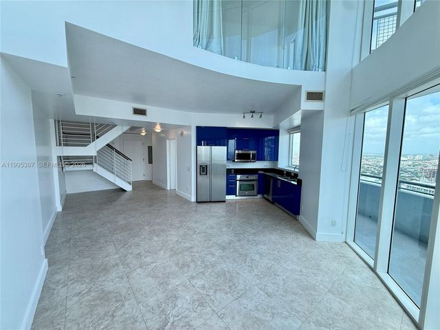 60 SW 13th St 4018, Miami, FL 33130