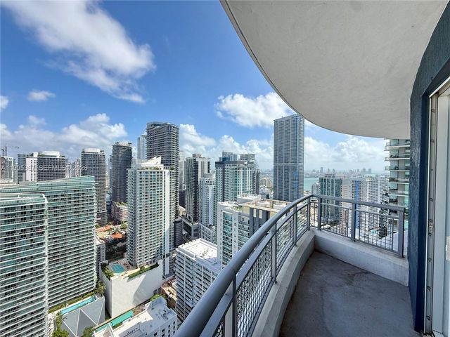 60 SW 13th St 4018, Miami, FL 33130