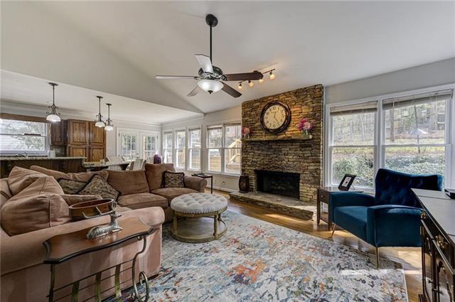 1059 Della Street SE, Marietta, GA 30067