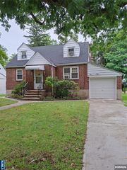 596 Broad Avenue, Leonia, NJ 07605