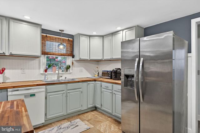 112 N HARRISON ST, Palmyra, PA 17078