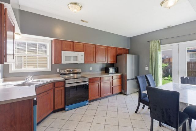 729 Pioneer Lane, Lexington, KY 40505