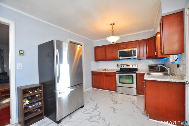 8 Cornfield Road, Waterbury, CT 06704