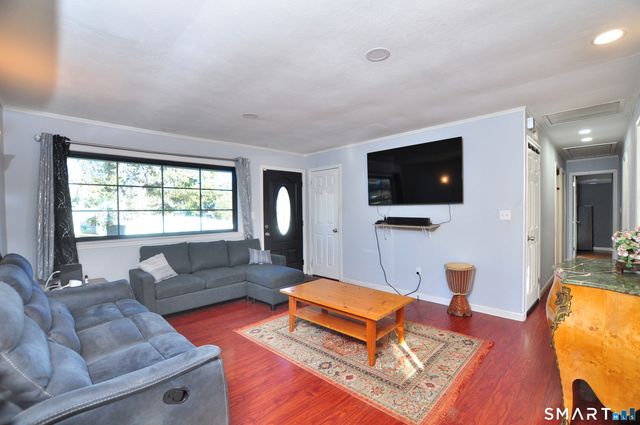 8 Cornfield Road, Waterbury, CT 06704