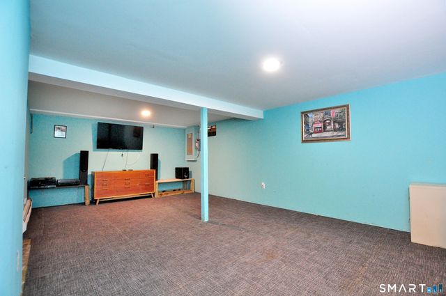 8 Cornfield Road, Waterbury, CT 06704