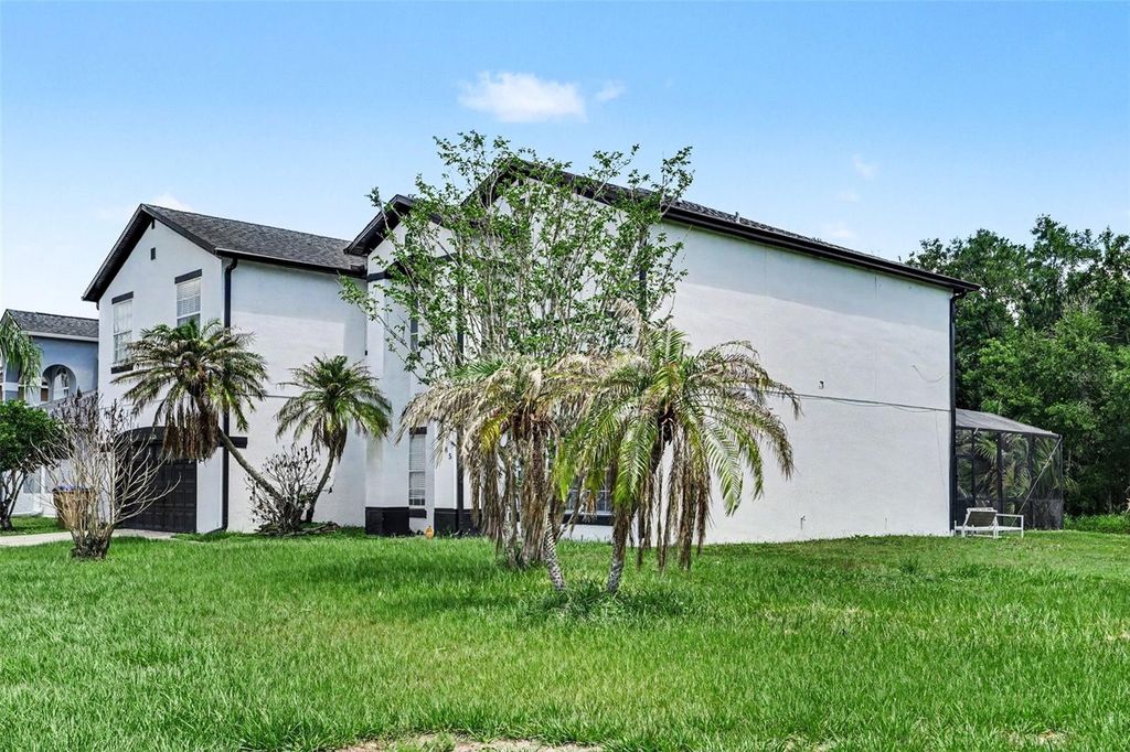 Image 6 of property listing at 5385 DAHLIA RESERVE DRIVE, Kissimmee, FL 34758