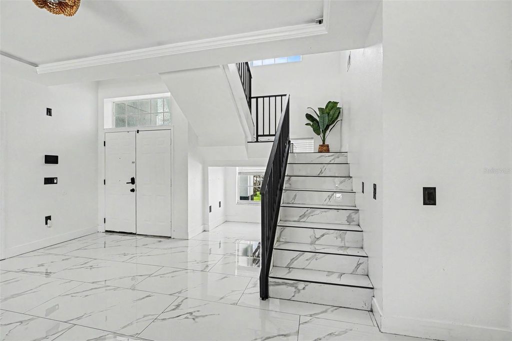 Image 8 of property listing at 5385 DAHLIA RESERVE DRIVE, Kissimmee, FL 34758