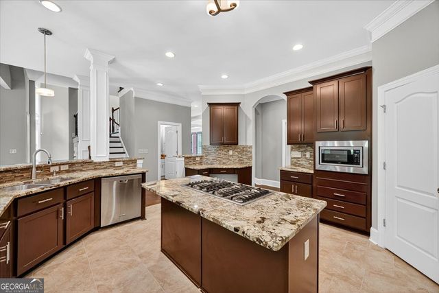 110 Aston Hall, Macon, GA 31210
