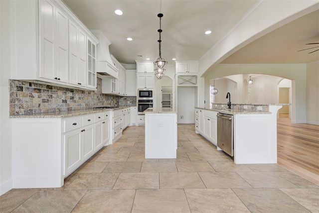 3530 Rivers Edge Court, Newcastle, OK 73065