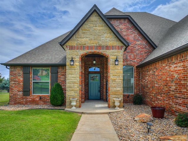3530 Rivers Edge Court, Newcastle, OK 73065