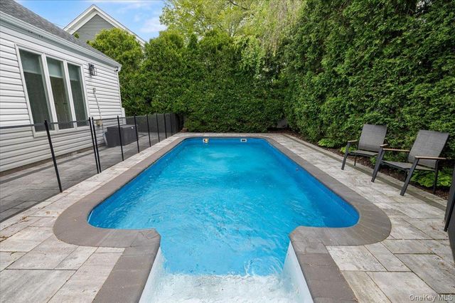 83 Joyce Lane, Woodbury, NY 11797