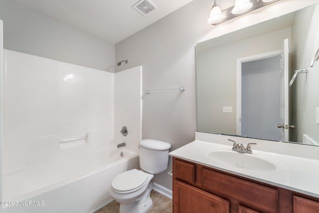 4008 W T Whitehead Drive, Jacksonville, NC 28546