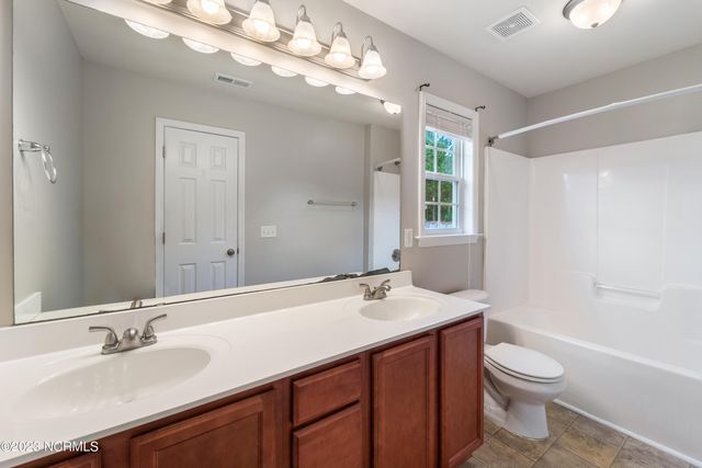 4008 W T Whitehead Drive, Jacksonville, NC 28546