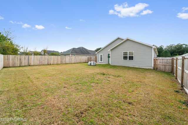 4008 W T Whitehead Drive, Jacksonville, NC 28546