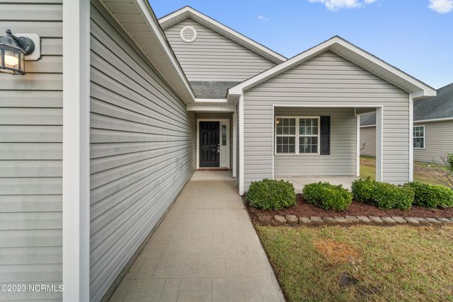 4008 W T Whitehead Drive, Jacksonville, NC 28546